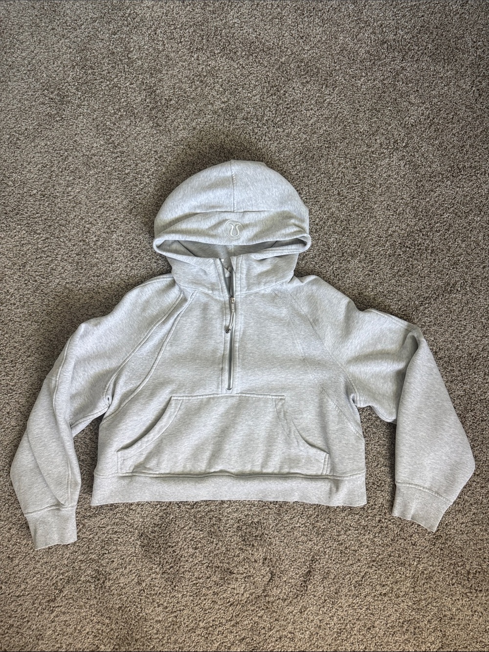 Lululemon Scuba Cropped Light Gray Half-Zip Hoodie size M/L